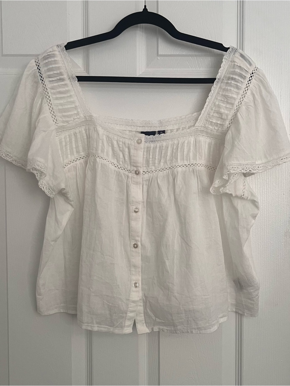 GAP White Eyelet Button-Front Peasant Blouse